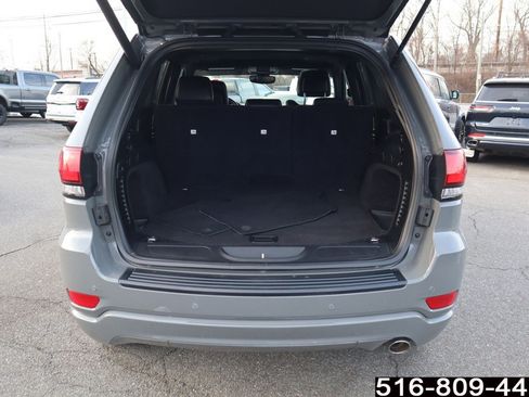 Used 2019 Jeep Grand Cherokee Altitude image 28
