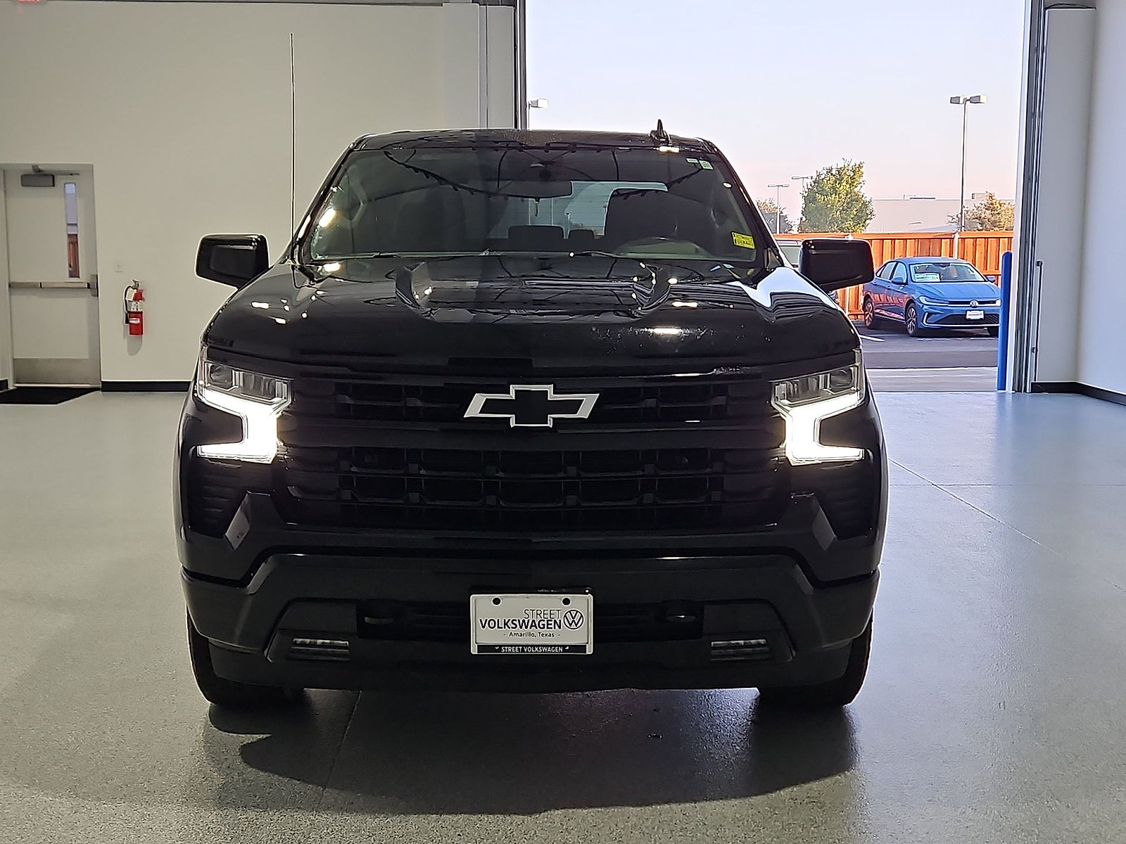 Used 2023 Chevrolet Silverado 1500 RST w/ Z71 Off-Road Package AWD/4WD image 3