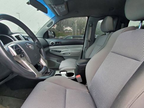 Used 2015 Toyota Tacoma 4x4 Access Cab V6 w/ TRD Sport Package image 3
