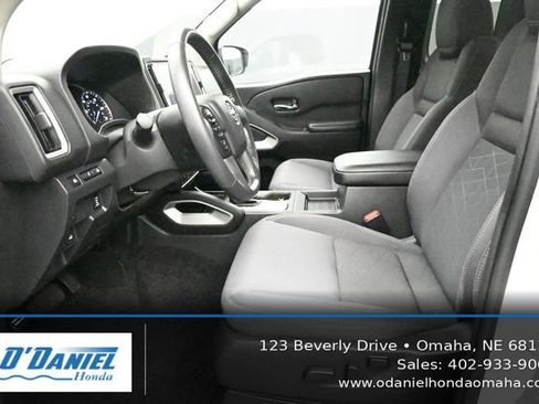 Used 2025 Nissan Frontier SV w/ SV Convenience Package AWD/4WD image 25