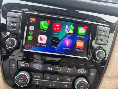 Used 2019 Nissan Rogue SV FWD image 17
