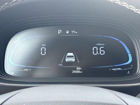 Used 2025 Hyundai Venue SEL FWD image 26