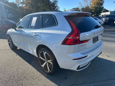 Used 2022 Volvo XC60 T8 R-Design w/ Advanced Package image 5