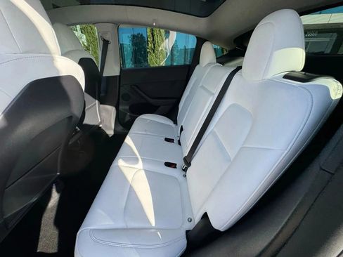 Used 2023 Tesla Model Y Performance AWD/4WD image 15