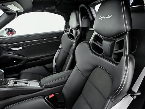 Used 2022 Porsche 718 Boxster Spyder RWD image 18