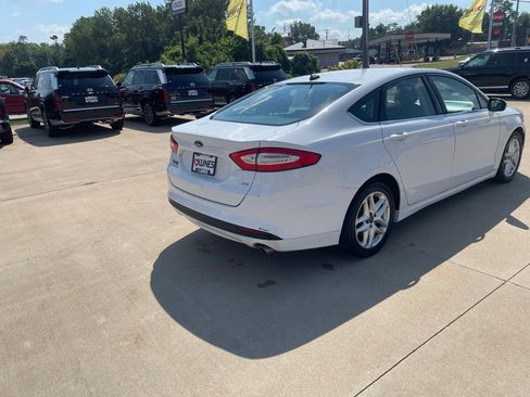 Used 2016 Ford Fusion SE FWD image 7