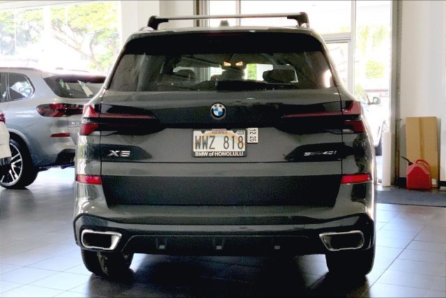 Certified 2024 BMW X5 sDrive40i w/ M Sport Package RWD image 4