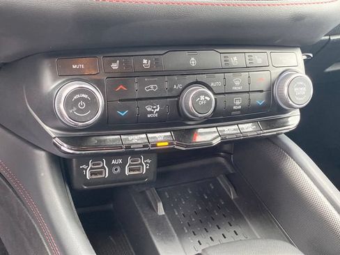 Used 2025 Dodge Durango R/T AWD/4WD image 13