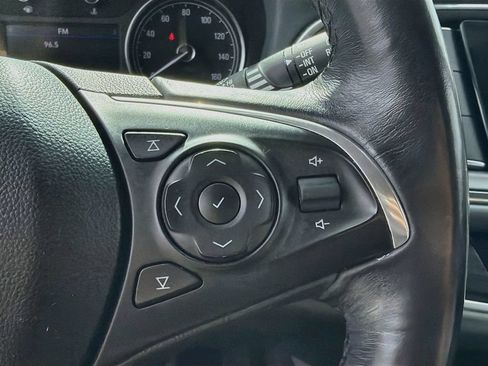 Used 2021 Buick Enclave Essence FWD image 39