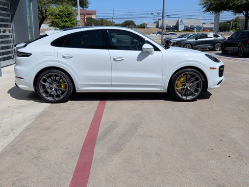 Used 2020 Porsche Cayenne Turbo AWD/4WD image 11