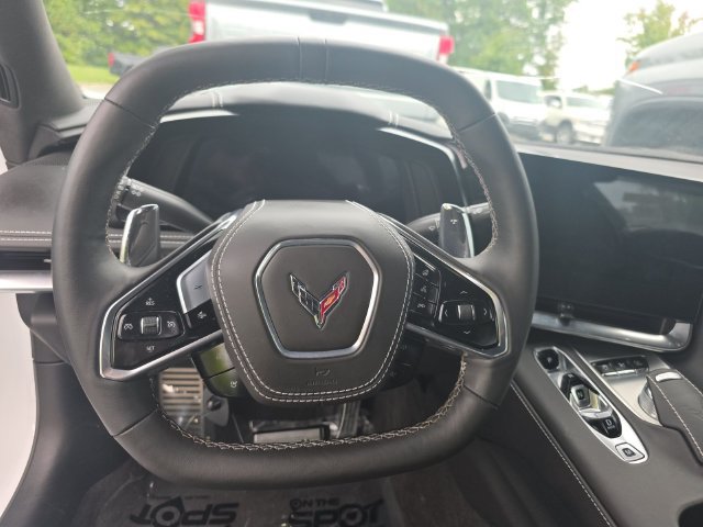 Used 2025 Chevrolet Corvette Stingray Premium Cpe w/ Z51 Performance Package RWD image 9