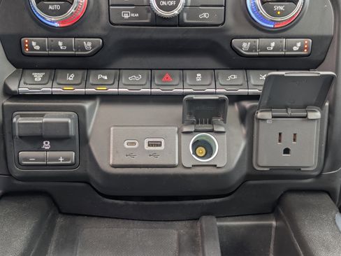 Used 2021 GMC Sierra 3500 Denali w/ Denali Ultimate Package image 28