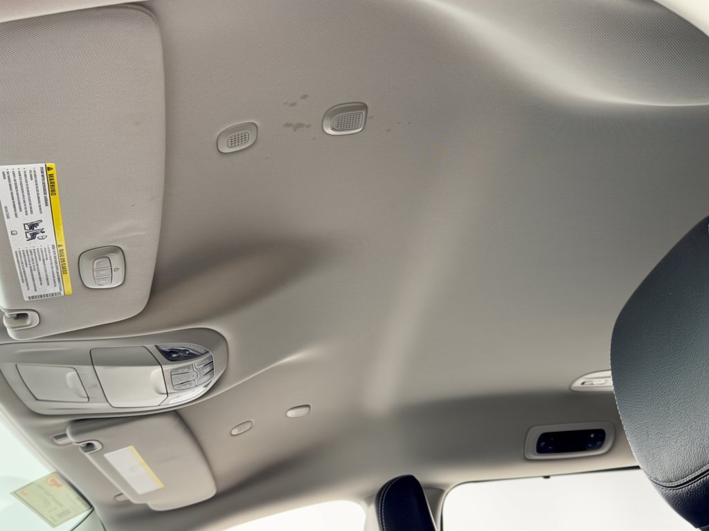 Used 2022 Chrysler Pacifica Touring-L FWD image 27
