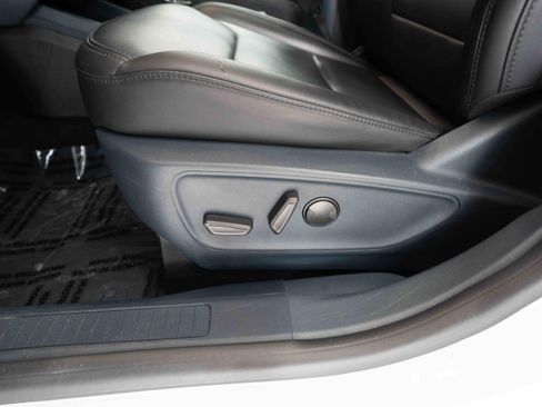 Used 2024 Ford Maverick Lariat w/ Black Appearance Package FWD image 12