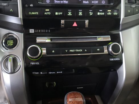 Used 2013 Toyota Land Cruiser AWD/4WD image 19