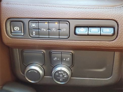 Certified 2021 GMC Yukon Denali w/ Denali Premium Package image 29