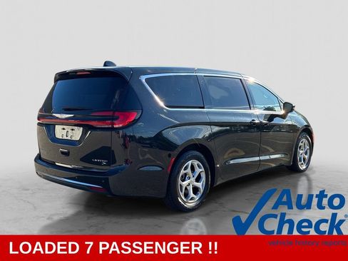 Used 2024 Chrysler Pacifica Limited FWD image 7