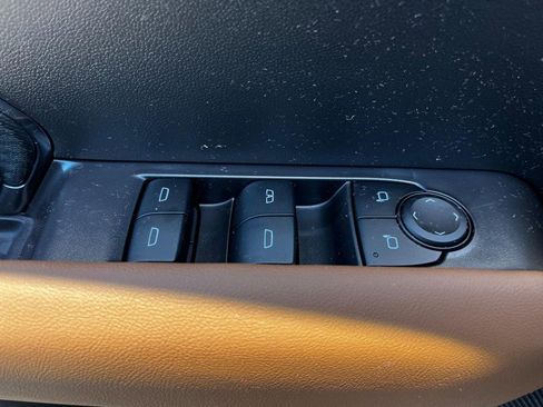 New 2025 GMC Canyon AT4 w/ Nightfall Edition image 9