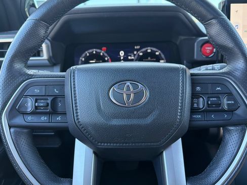 Used 2025 Toyota 4Runner TRD Off-Road Premium AWD/4WD image 22