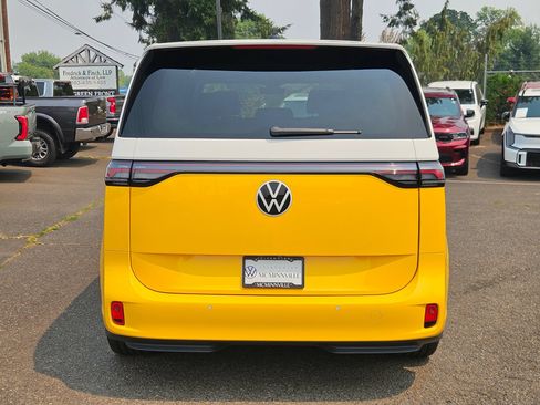 New 2025 Volkswagen ID. Buzz Pro S RWD image 4
