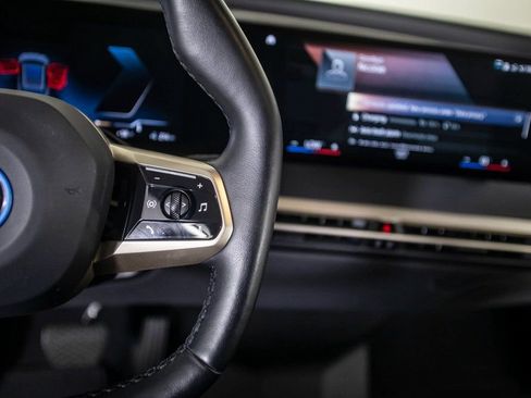 Used 2023 BMW iX xDrive50 w/ Sport Package image 33