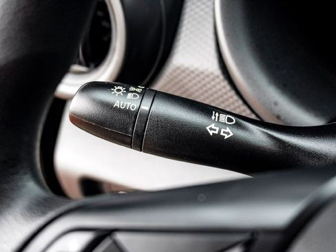 Used 2025 Nissan Kicks Play S image 19