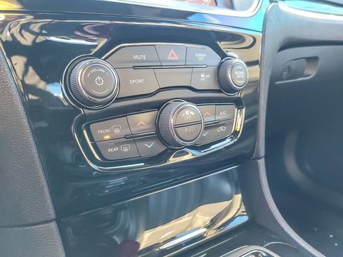 Used 2019 Chrysler 300 S image 15