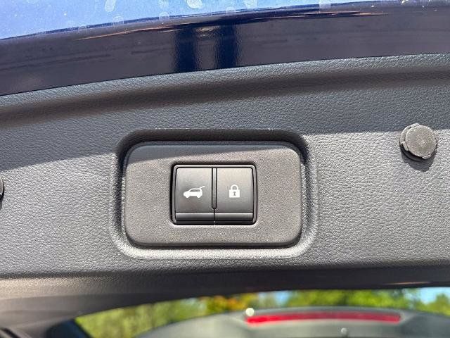 Certified 2025 Nissan Pathfinder SV AWD/4WD image 24