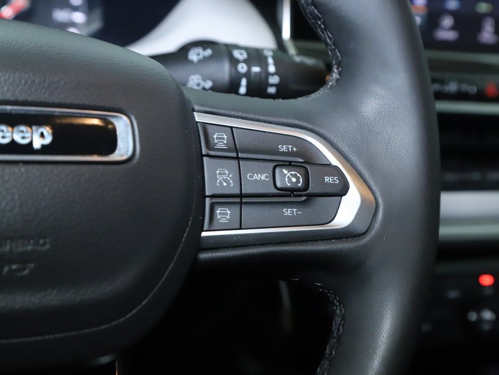 Used 2025 Jeep Compass Limited AWD/4WD image 24