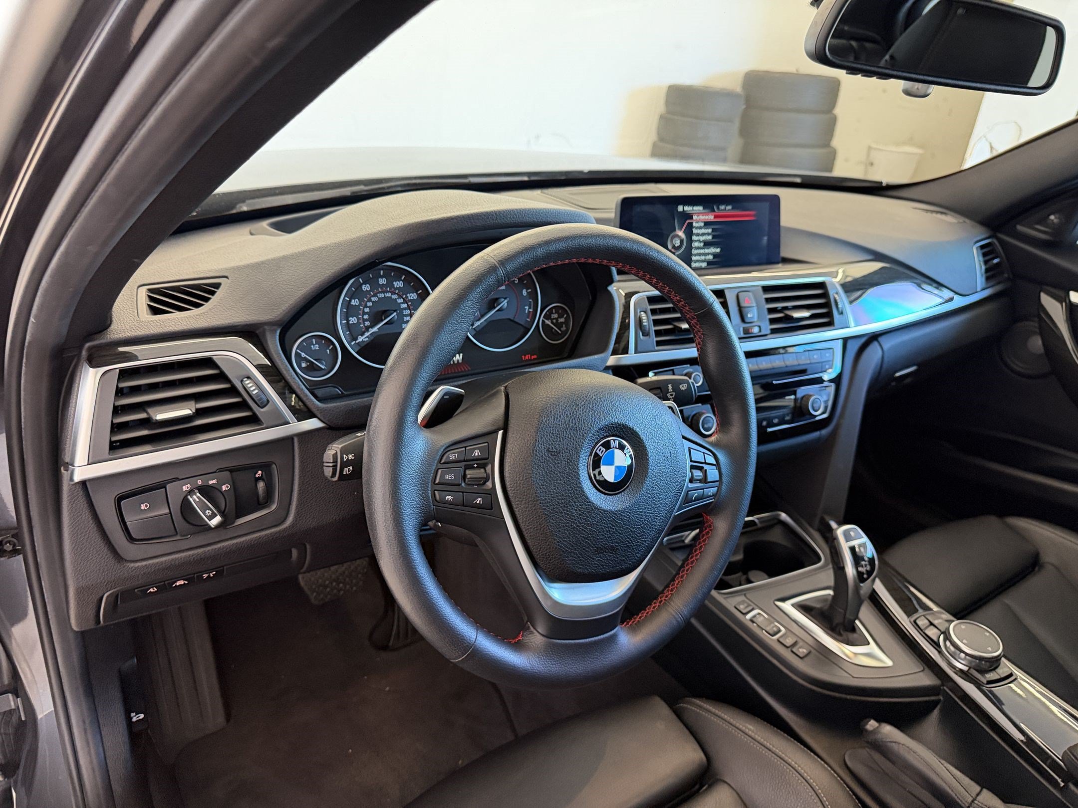 Used 2016 BMW 340i xDrive Sedan AWD/4WD image 4