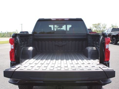 New 2026 Chevrolet Silverado 1500 ZR2 w/ Dark Appearance Package AWD/4WD image 16