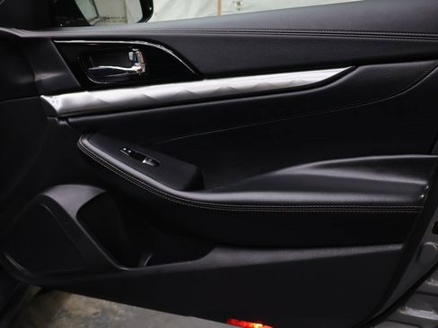 Used 2023 Nissan Maxima SV w/ Floor Mat Group image 12