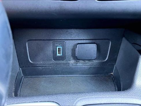 Used 2019 Ford Escape Titanium AWD/4WD image 16