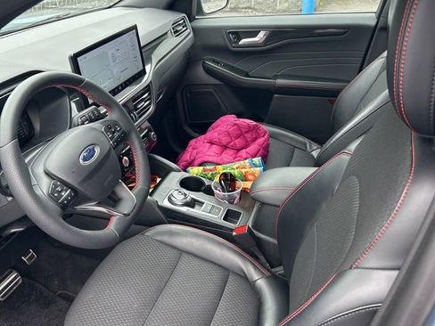 Certified 2023 Ford Escape ST-Line w/ Tech Pack #1 AWD/4WD image 5