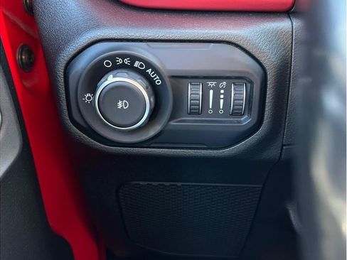 Used 2019 Jeep Wrangler Rubicon AWD/4WD image 13