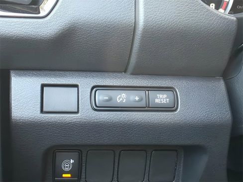 New 2026 Nissan Frontier SV image 25