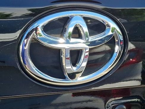 Used 2024 Toyota RAV4 XLE AWD/4WD image 8