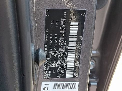 Used 2024 Toyota Highlander XLE AWD/4WD image 29