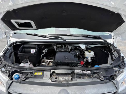 Used 2025 Mercedes-Benz Sprinter 2500 image 31