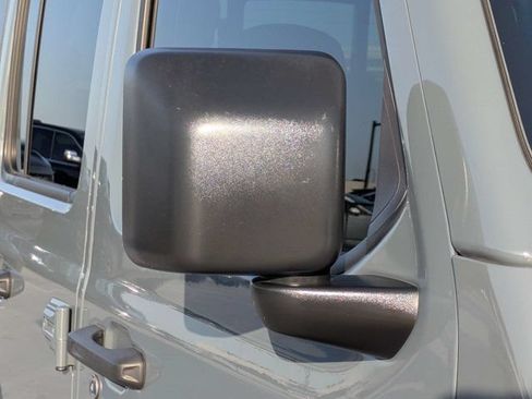 Used 2025 Jeep Gladiator Sport AWD/4WD image 11