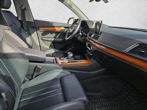 Used 2021 Audi Q5 Prestige w/ Prestige Package image 22