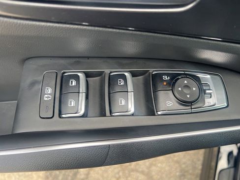 Certified 2025 Kia Sorento S w/ Panoramic Sunroof Package image 50