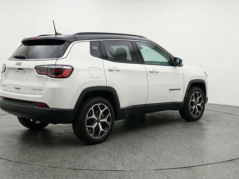 Used 2025 Jeep Compass Limited image 9