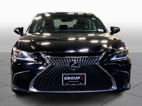 Used 2019 Lexus ES 350 w/ Luxury Package image 3