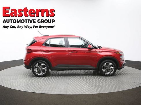 Used 2023 Hyundai Venue Limited FWD image 46