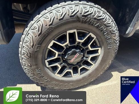 Used 2024 GMC Sierra 2500 AT4X AWD/4WD image 21