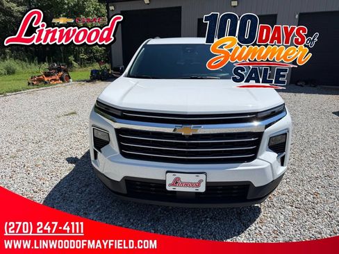 Used 2026 Chevrolet Traverse LT FWD image 5