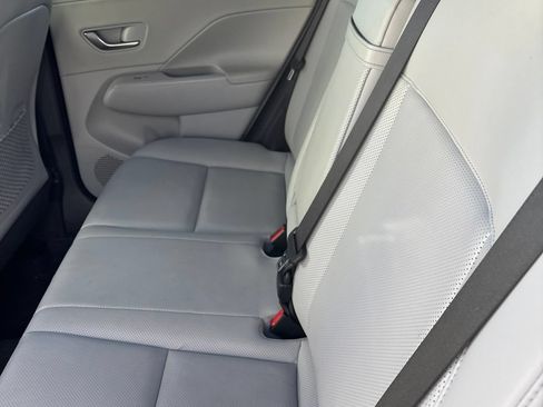 Used 2024 Hyundai Kona Limited FWD image 7