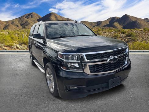 Used 2018 Chevrolet Tahoe LT w/ Luxury Package AWD/4WD image 3