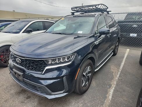 Used 2021 Kia Sorento S FWD image 4